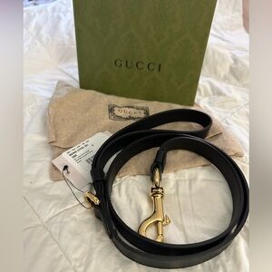 Gucci, black leather dog leash ￼